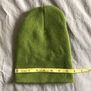 Los Angeles Apparel green beanie 😁
